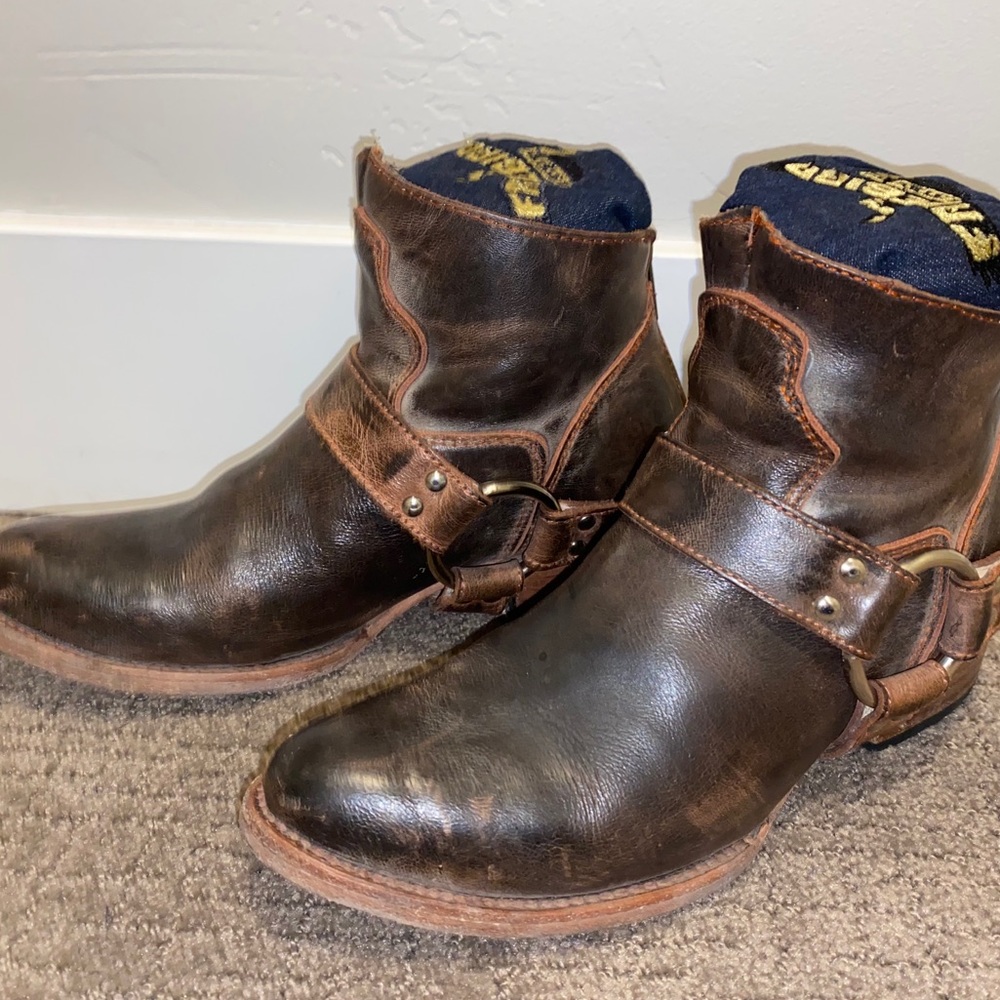 Ankle cowgirl booties